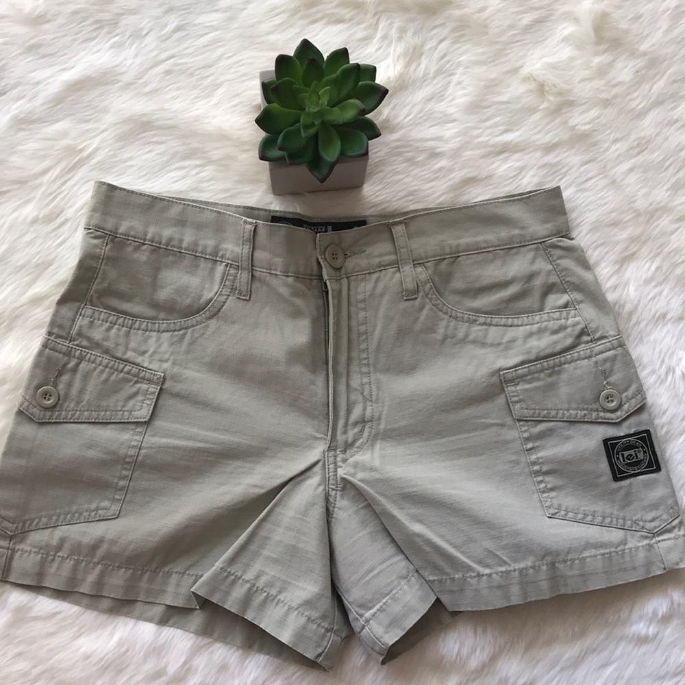 💕Vintage l.e.i. Khaki Shorts.Size 3 🌸💕🌸